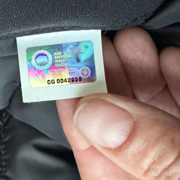 Canada Goose Banff Parka Size Medium - Picture 10 of 16